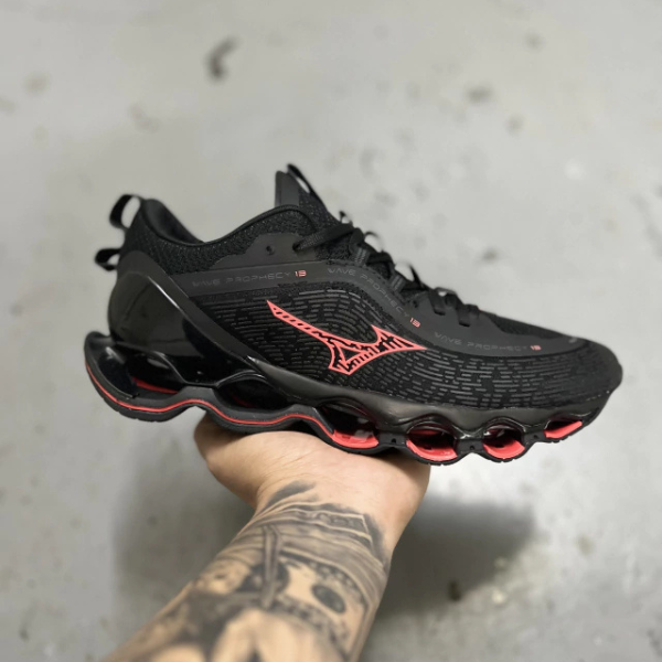 Mizuno Wave Prophecy 13 - Preto/ Vermelho