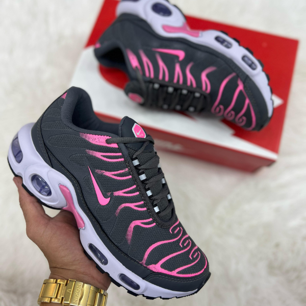 Nike Air Max TN Plus - Preto/ Rosa